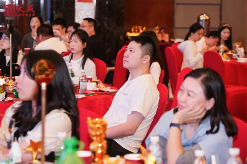 群雄争霸颁奖典礼:57家30天3.9亿元业绩大收官