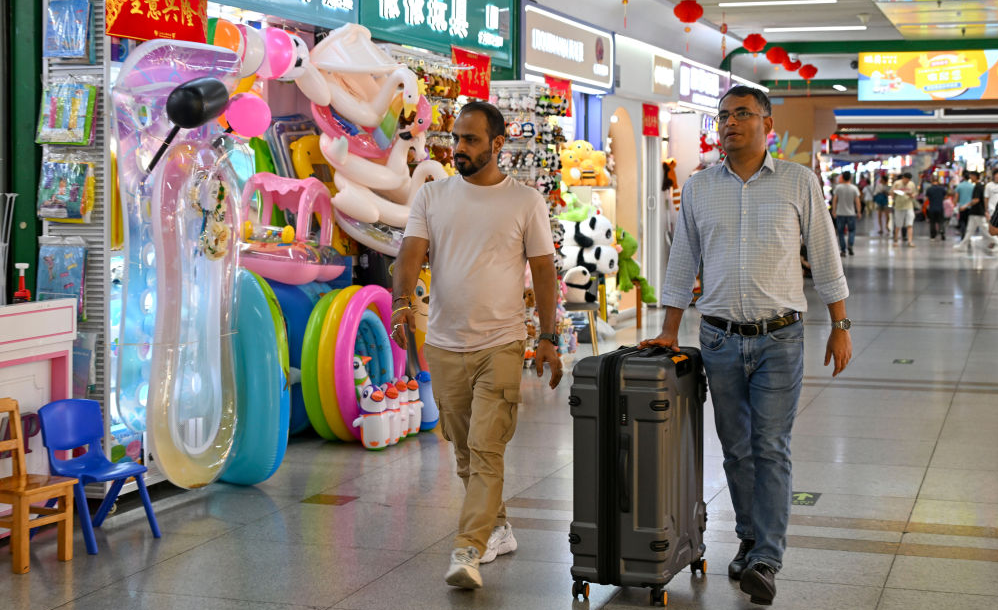 前5月外贸数据曝光!中国凭啥在全球贸易寒冬里杀疯了?