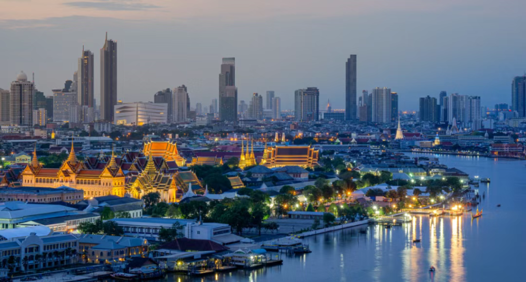 从东南亚突围看中国外贸3.0:不出海,就出局!——2025跨境出海峰会