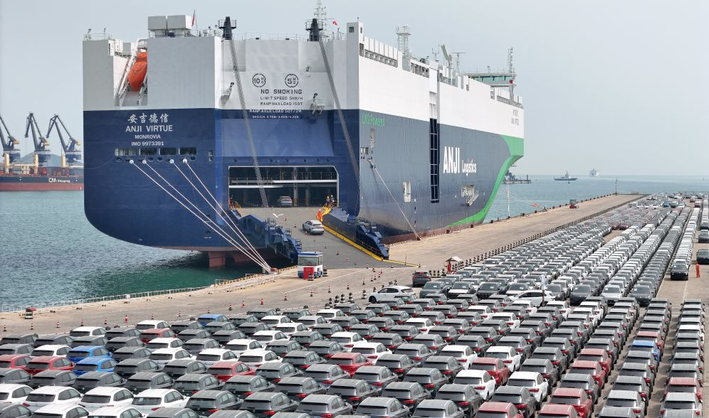 前5月外贸数据曝光!中国凭啥在全球贸易寒冬里杀疯了?