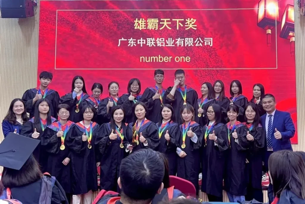 稳步攀升，连年保持30%的骄人增速